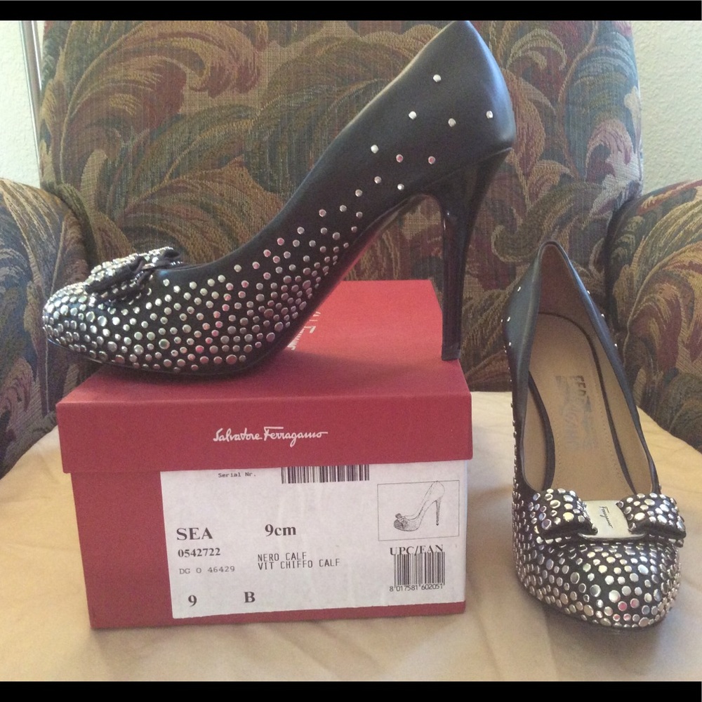 Ferragamo studded pumps size 9